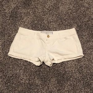 NWOT ABERCROMBIE WOMENS Cream SHORTS SIZE 0